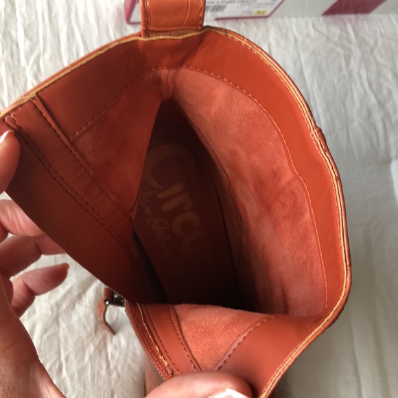 Women's Pascha Block-Heel Dress Booties - Picture 6 of 11